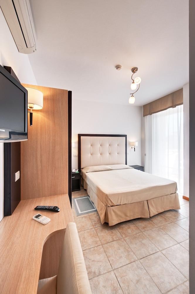 Hotel Bahia San Benedetto del Tronto Esterno foto
