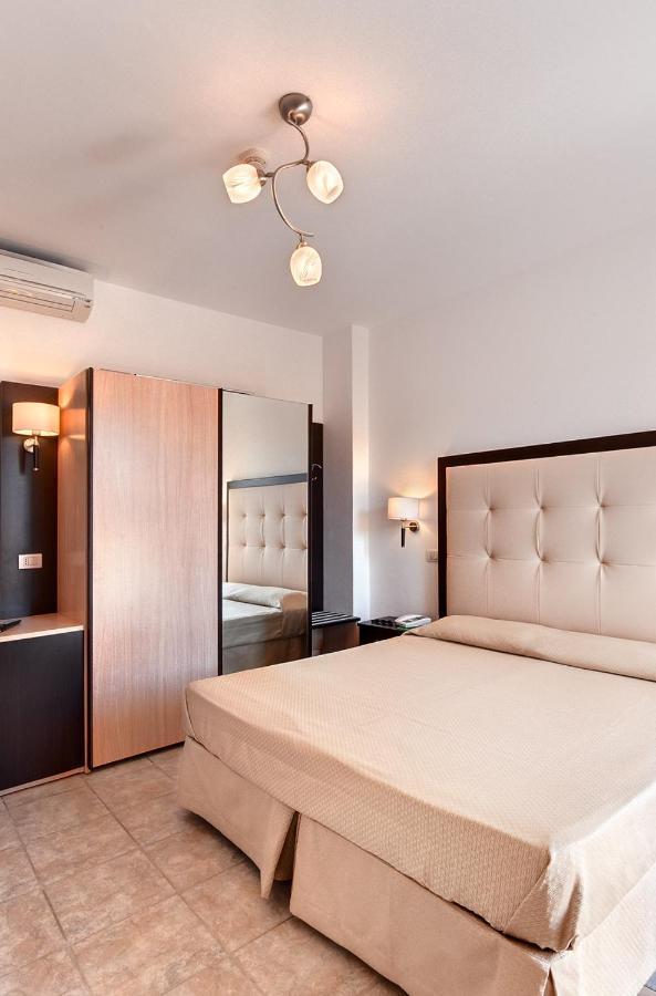 Hotel Bahia San Benedetto del Tronto Esterno foto