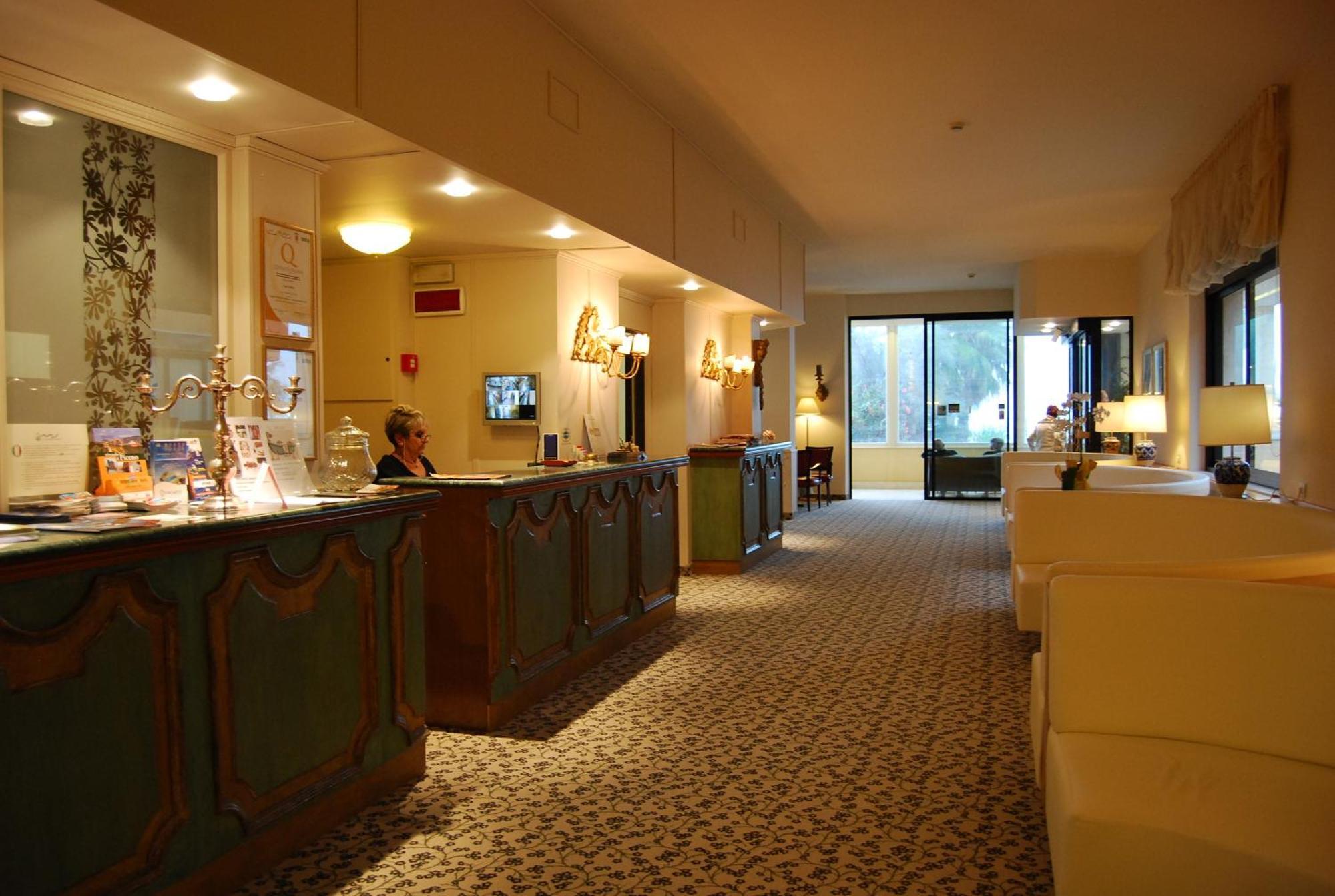 Hotel Bahia San Benedetto del Tronto Esterno foto